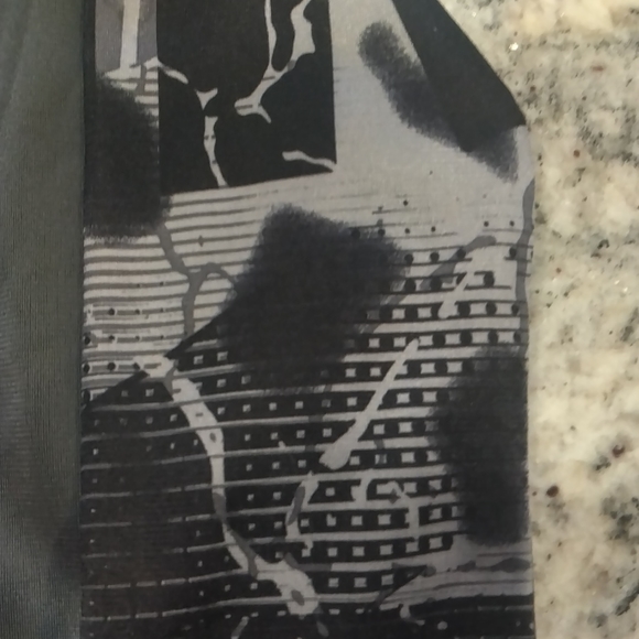 Nike - Picture 2 of 6